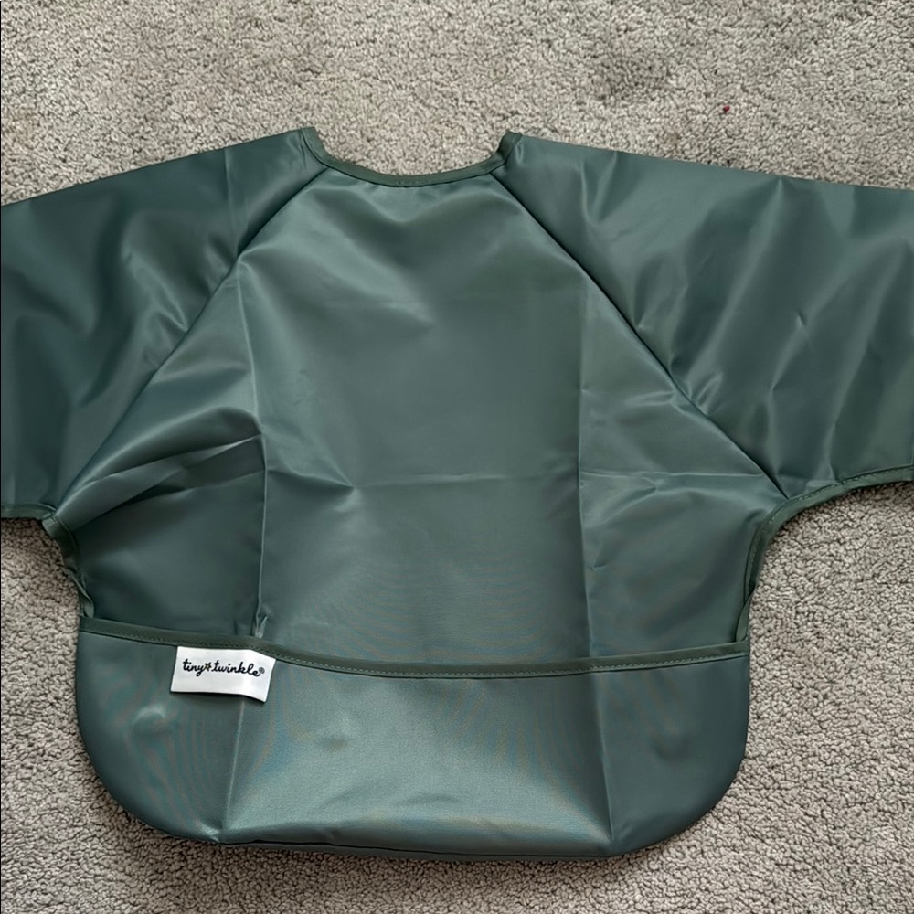 Long-sleeve Green Bib